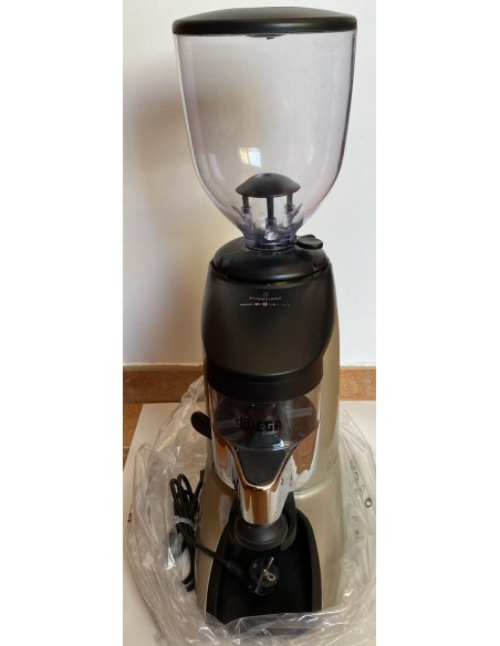 MAQUINA MOILINILLO  DE CAFE MODELO WEGA K.G CHAMPAGNE