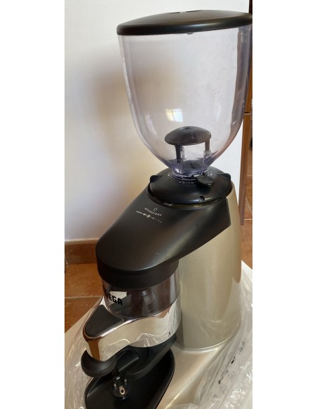 MAQUINA MOILINILLO  DE CAFE MODELO WEGA K.G CHAMPAGNE