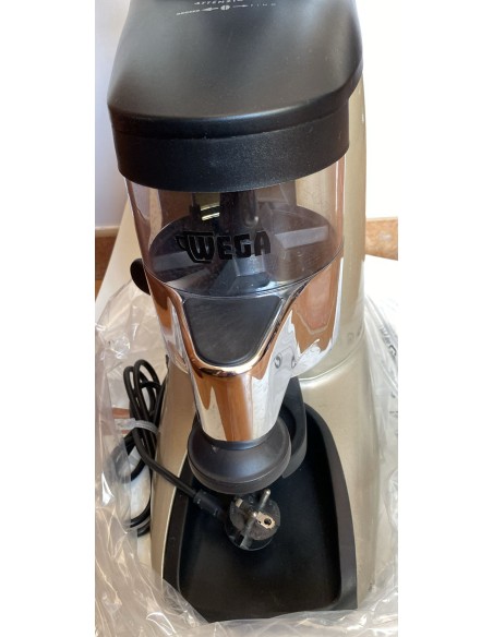 MAQUINA MOILINILLO  DE CAFE MODELO WEGA K.G CHAMPAGNE